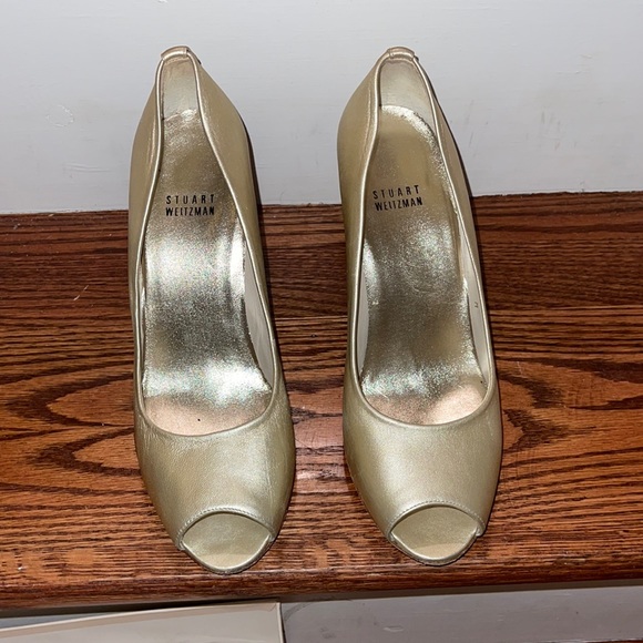Stuart Weitzman gold straw wedges 8 - Picture 1 of 6